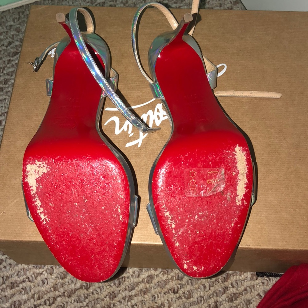 Christian Louboutin - Picture 4 of 5